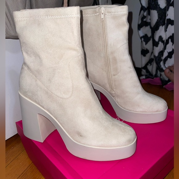 White platform boot - Picture 4 of 6